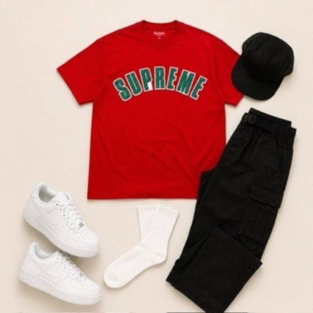 Supreme Collegiate Logo Mens Red Green Short Sleeve Cotton Tee Shirt Size Medium